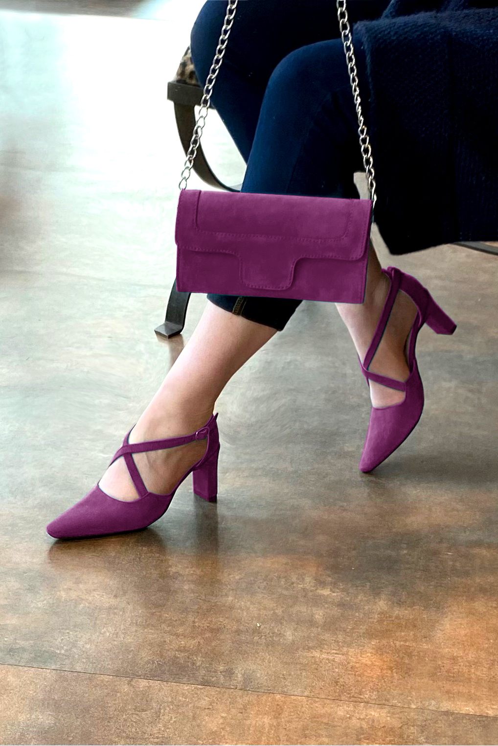 Mulberry purple women's open side shoes, with crossed straps. Tapered toe. High comma heels. Worn view - Florence KOOIJMAN